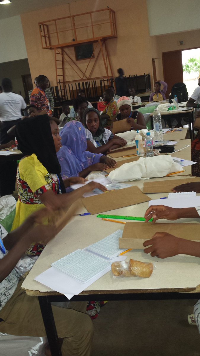PTelianne's tweet photo. Life skills Enriching. Paper bags making
My YALI Family Bootcamp
#MYFBootcamp
#MYFCameroon
@YALINetwork
@USEmbYaounde
@USAIDAfrica
@YALIRLCALUMNI https://t.co/8BdhDWuq0I