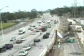 Police/paramedics responding to crash on 417 East near Carling. #ottnews #otttraffic https://t.co/RVVtCtsdqQ