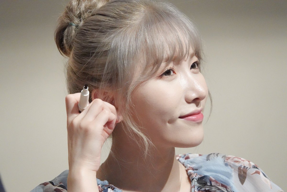 07_iceman's tweet photo. LABOUM写真(ソヨン①)💕😀
2018.08.25
中区青少年修練館サイン会より
#BetweenUs #체온 
#LABOUM #라떼  #라붐 #らぶむ
#소연 #ソヨン #SOYEON
#LABOUM4thanniversary
#LABOUM4thBirthday https://t.co/SvZlSmI9FU