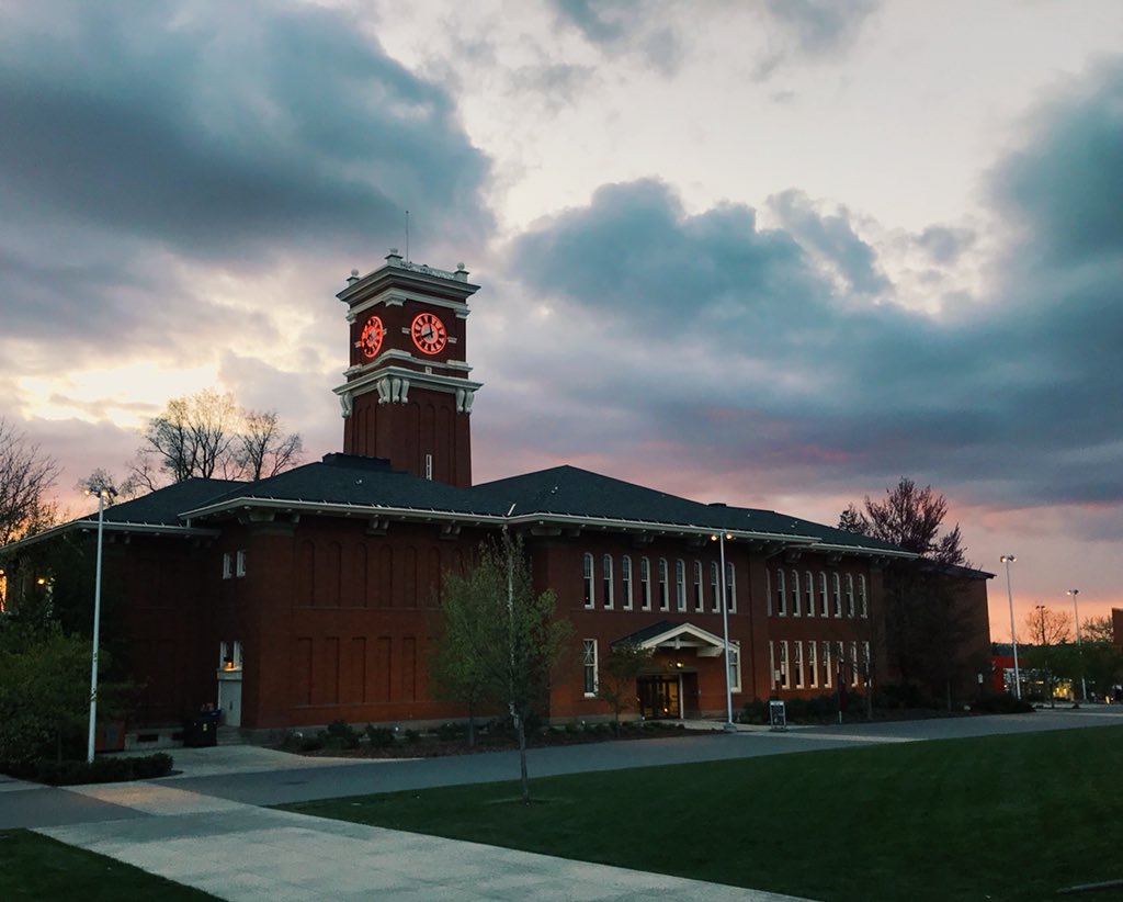 Kayyla_14's tweet photo. wsu is kinda cool, go cougs amaright? https://t.co/NmEPdxwHlz