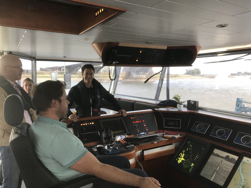 Binnenvaart is belangrijk voor Nederland. Met dank aan <a href="/schuttevaer/">Schuttevaer.nl</a> en  <a href="/Rijkswaterstaat/">Rijkswaterstaat</a> vandaag op de Waal de praktijk ervaren.