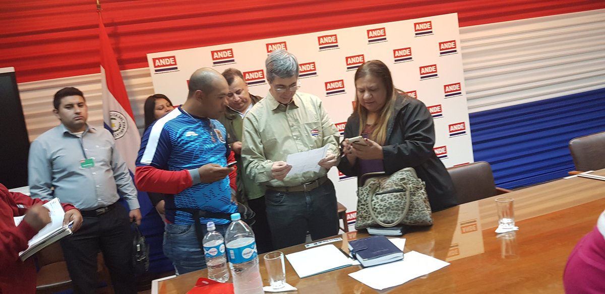 ANDEOficial's tweet photo. Compromiso del Pdte Pedro Ferreira de fortalecer la gestión de la regularización de los territorios sociales #ANDEdelagente https://t.co/jxSz1JstXJ