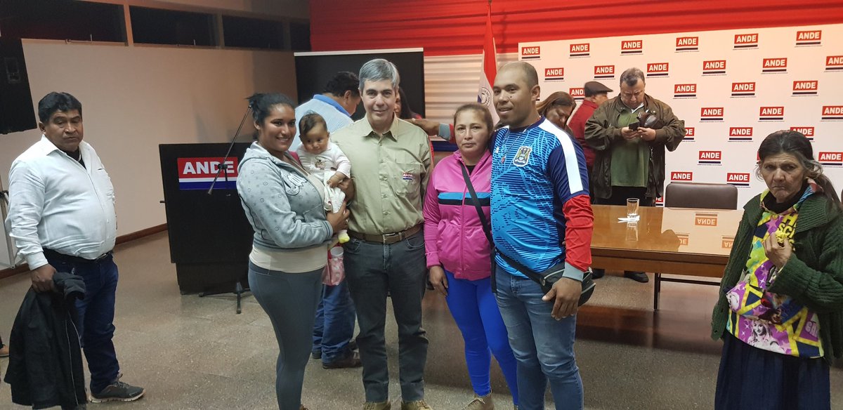 ANDEOficial's tweet photo. Compromiso del Pdte Pedro Ferreira de fortalecer la gestión de la regularización de los territorios sociales #ANDEdelagente https://t.co/jxSz1JstXJ