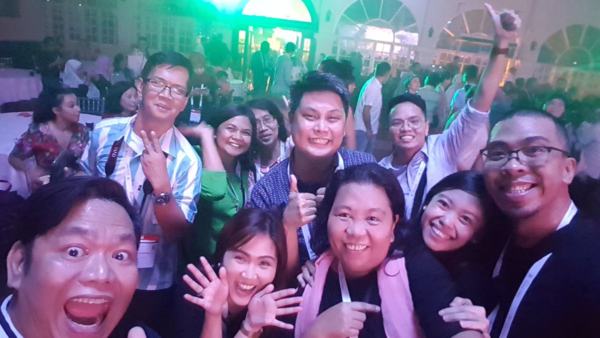 Hyperarians (hyper librarians) at the IFLA Cultural Night. 😄 #philippines #ifla2018 #WLIC2018 @IFLA @iflawlic