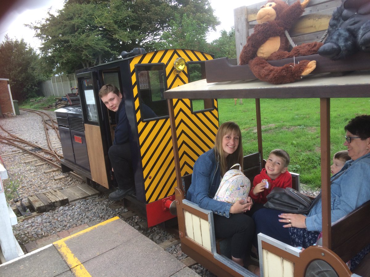 LhamptonMiniRly's tweet image. All aboard! Trains running every day until 2 September between 11.00 and 16.00 - weather permitting.
#thingstodo #underafiver #seaside #littlehampton #sussex #fundayout