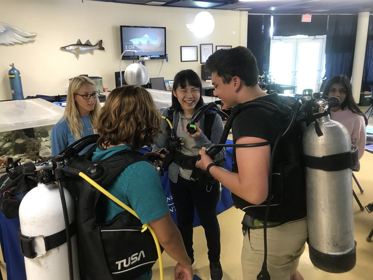 CSFmarine's tweet photo. We think they are ready to dive in! @CanterburyFL #csfmarinestudies #scuba #scubaclass #highschool #whatdidyoudoinschooltoday #gocsf #letsgodiving https://t.co/AUsIqqIoTT