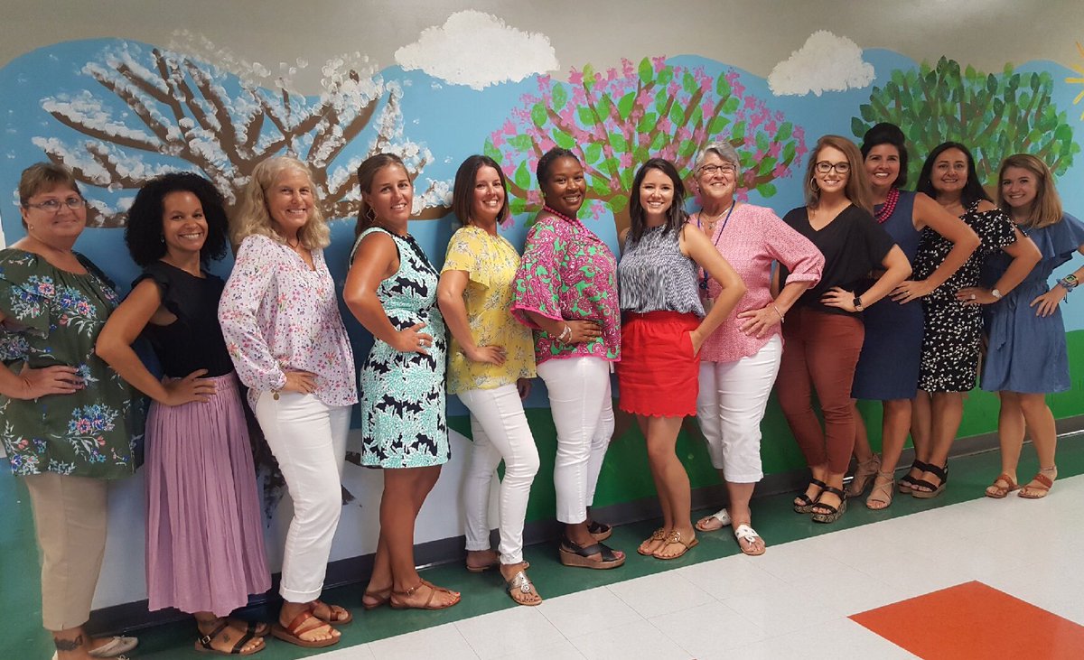 tamaraw76's tweet image. This K team rocked the first day of school @CastleHayneES #CHEShc