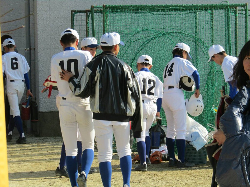 KKohei11's tweet photo. 今週の日曜日で福岡クラブを卒部しました。自分は中２の冬から入部してまだ何もわからないとき助けてくれた監督、コーチ、保護者と部員には感謝しかないです
ケガをして長期間野球ができなかった時も励まし続けてくれたのは励みになりました。
短い間ありがとうございました。 https://t.co/LHDiDU7dxZ