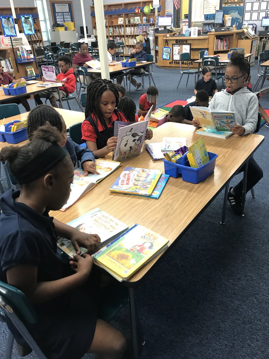 MsP_108's tweet photo. Boy, oh boy! My students were so excited to check out books today with Mrs.@katiekemp_ms . 📚😁🎉 It is going to be a great year of reading for these 2nd graders ! https://t.co/rtX4UIdrAp