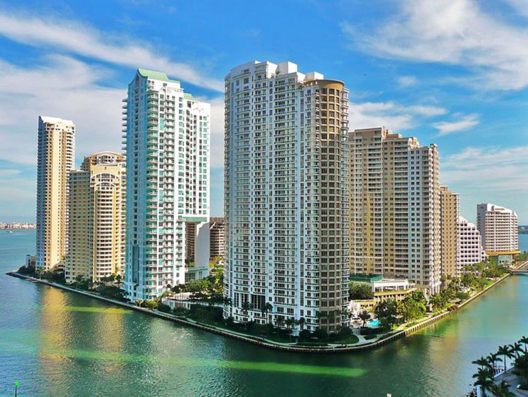 Century21Inter's tweet photo. Aumentó 5,6% la venta de condominios en Miami durante 2° trimestre de 2018 https://t.co/2GsI1NNfwl

#27Ago #FelizLunes https://t.co/V82QL1QvKG