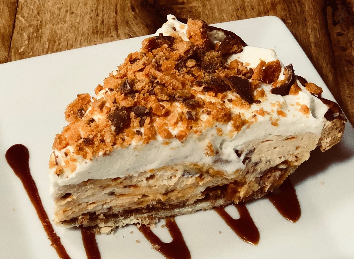 REPUBLICofPIE's tweet photo. NEW PIE ALERT! Peanut butter, chocolate, and crunchy wafers make up our new BUTTERFINGER PIE! #republicofpie #butterfingerpie #butterfinger #newpie https://t.co/D7Az3vW8Wy