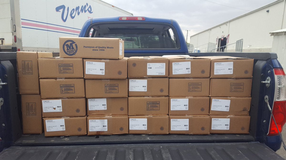 SeanMcKillip's tweet photo. #BurgerWeek2018 🍔🌭 let's Roll! We got Cowboys to feed! #ThisIsntMyFirstRodeo 🤠
@WallaWallaFair https://t.co/DyR60hFI67
