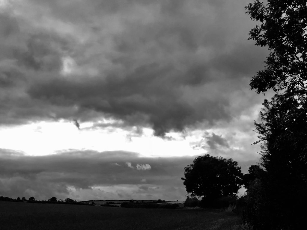 alexjones5's tweet photo. No 2 @jamestoml1 a gap in the clouds https://t.co/jO1FQZ6zz3