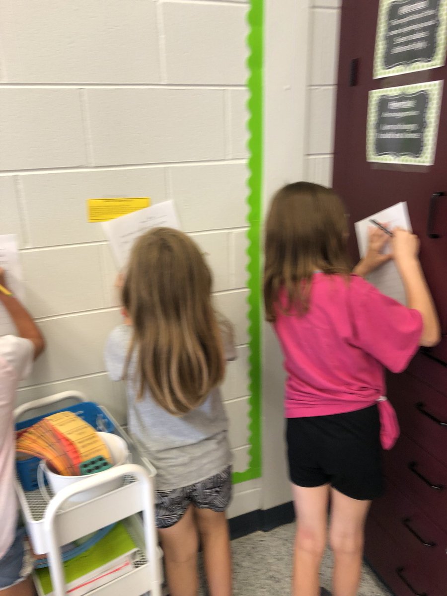 MrsOToole5's tweet photo. Today we had a scavenger hunt around the classroom in order to be prepared with where materials are located! https://t.co/BF67xiI0HN
