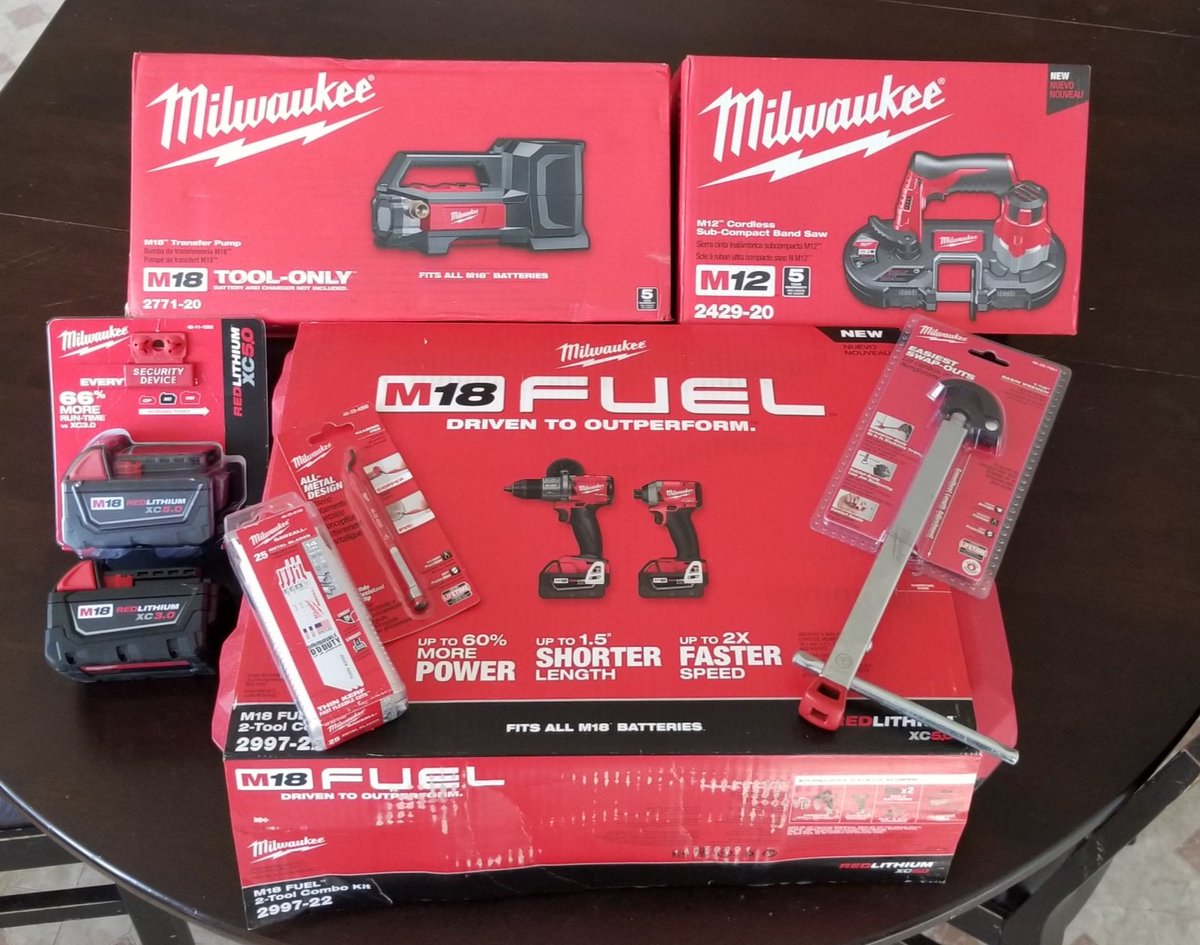 Had to get a few things for work😎Thanks <a href="/MilwaukeeRep/">Milwaukee Rep</a> for all your help <a href="/HomeDepot6650/">KMB@6650</a>
