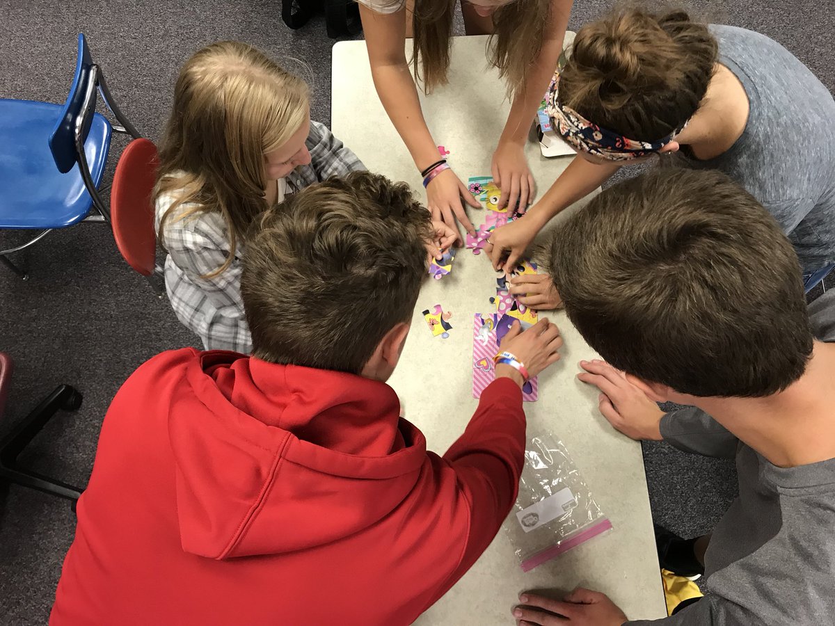 MSHSactivities's tweet image. The PUZZLE Activity was a blast this mornig with our PIT CREW Student Leadership Group. #BuildingLeaders #ControlWhatUCanControl #teamwork @PITCreator