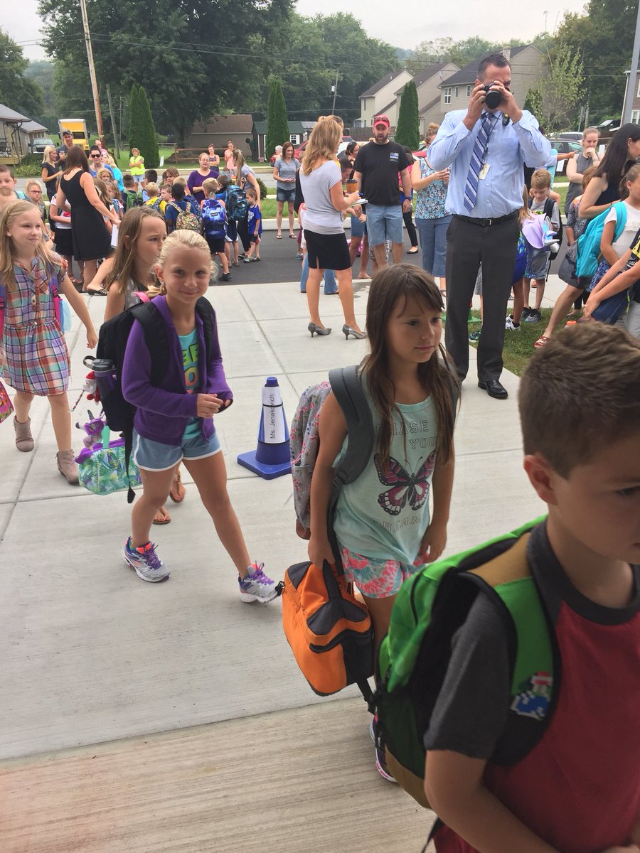 asbaxter711's tweet photo. It’s official Bainbridge Elementary is back in session! https://t.co/BYLNHlTCt7