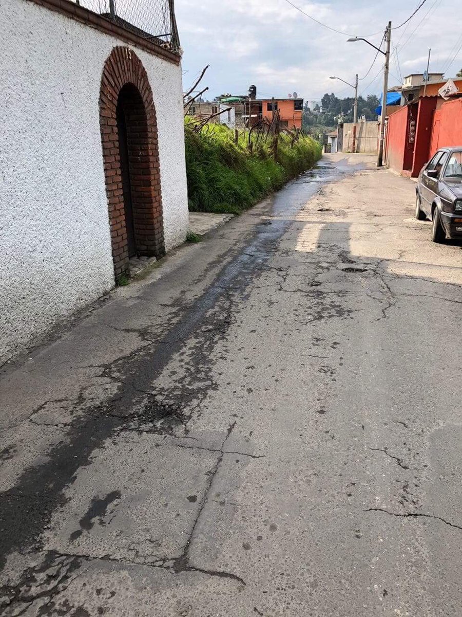 SanUnidas's tweet photo. Buena tarde, pudieran apoyarnos con esta solicitud de bacheo para la calle Morelos entre el número 6 y 7 en San Mateo Tlaltenango, usuaria a través de Facebook Genny Perez menciona que se cuenta con varios en esta misma calle @CuajimalpaCESAC @joselpandal @JDCuajimalpa https://t.co/o2AnpYiyiK