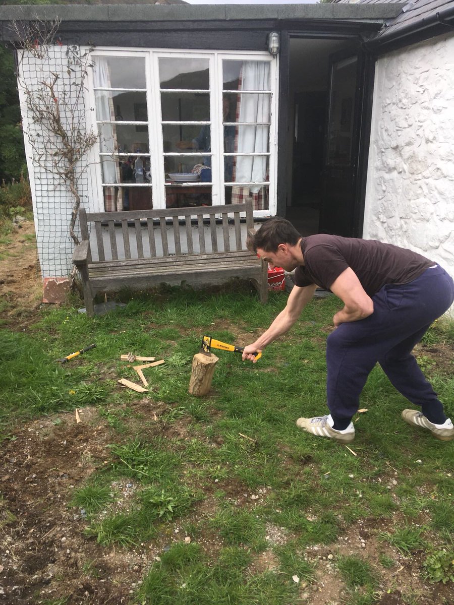 botting_ella's tweet image. Didn’t take Tomo long to find the axes #ManChopWood #ManMakeFire
