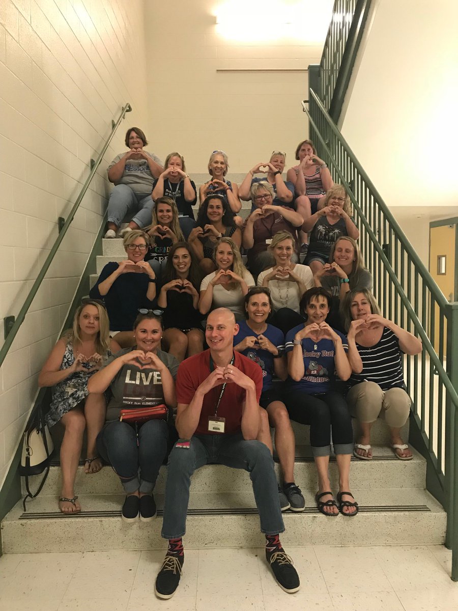 MFirepink's tweet photo. There is no elevator for success, you must take the stairs. Once a bulldog always a bulldog. #rr_bulldogs https://t.co/HVtFNTAdEk