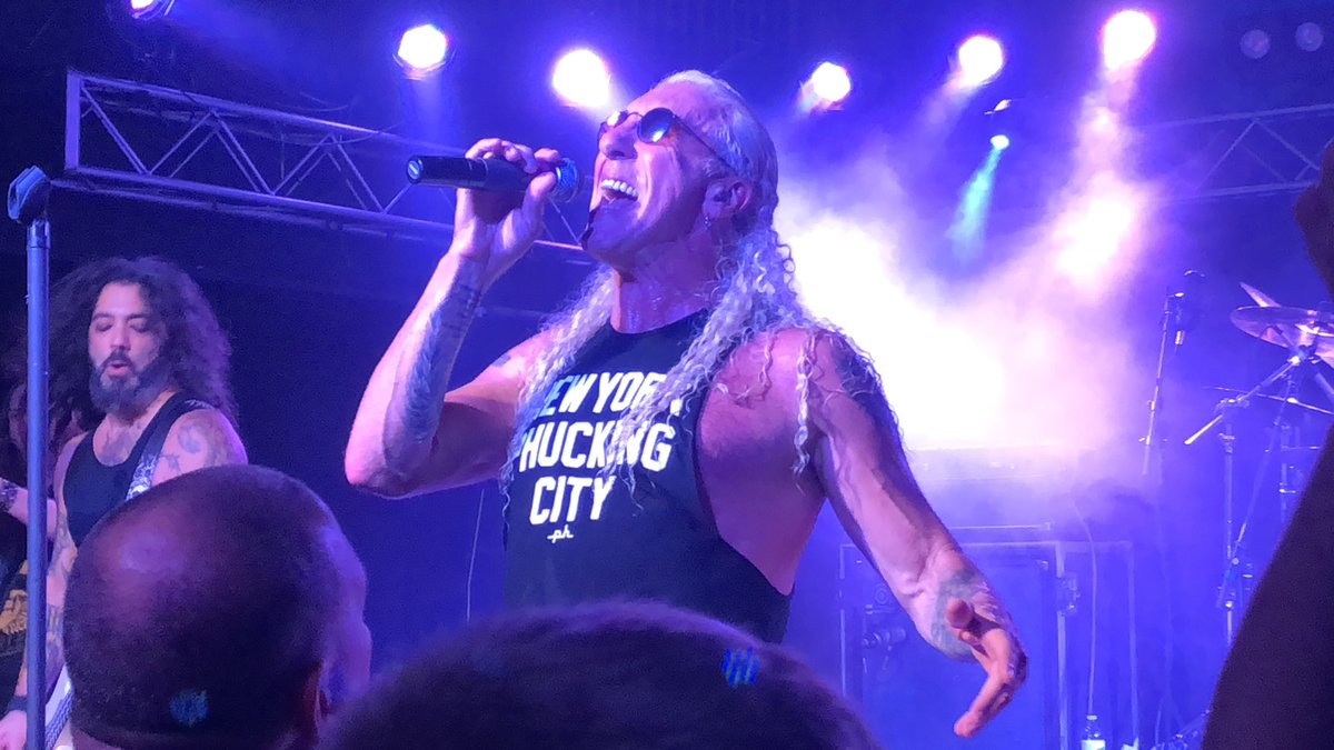 malena_1976's tweet photo. Thank you @deesnider for an AMAZING night!!!! 🤘🏻🖤🎶 https://t.co/yzstQy5gjU