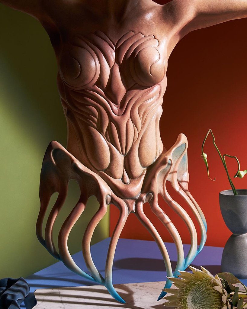 is this body modification 'clothing' collection the future of fashion? <a href="/SimonHuck/">Simon Huck</a>
designboom.com/art/a-human-bo…