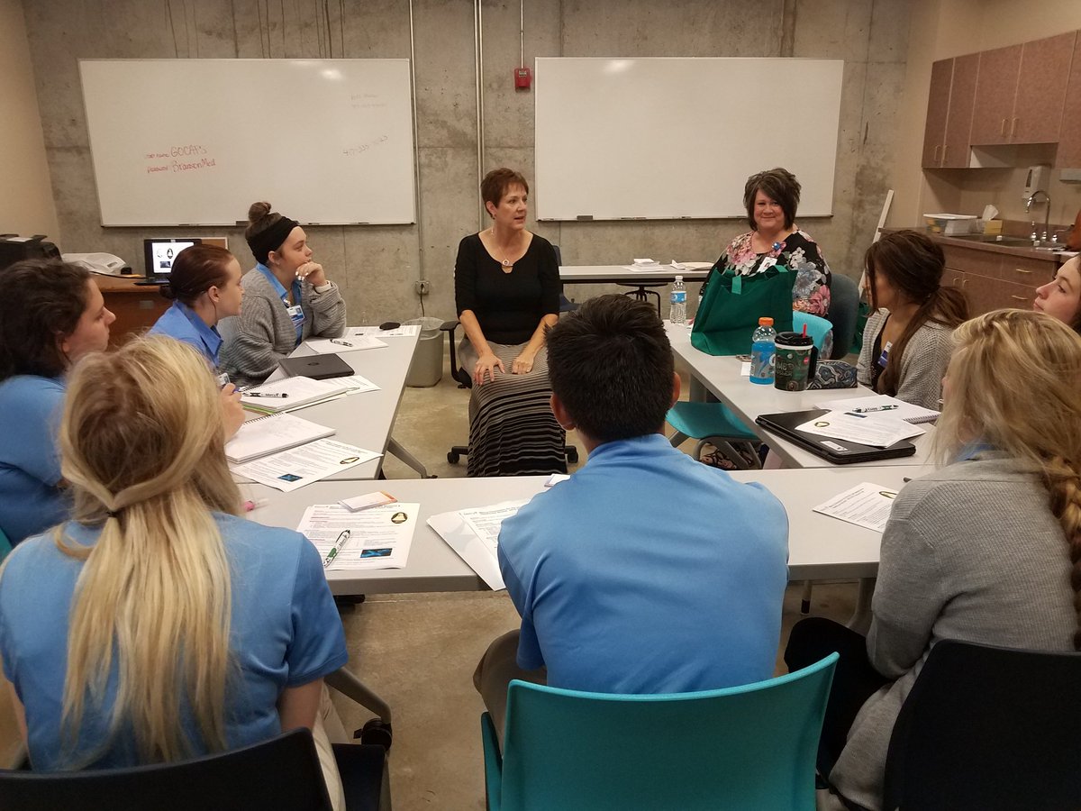 GOCAPSTriLakes's tweet photo. What's your mission? Our Med students are ready to share and implement @MercySGF values and service standards alongside professionals
#ProfessionBasedEducation
#HealthSystemOrientation
@TheJordanNelson https://t.co/uDXbaMZvgu