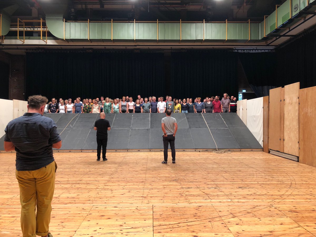 Totally mesmerized and fascinated by Calixto Bieito’s first staging rehearsal with <a href="/semperoper/">semperoper</a> @StaatskapelleDD #MosesundAron -AG