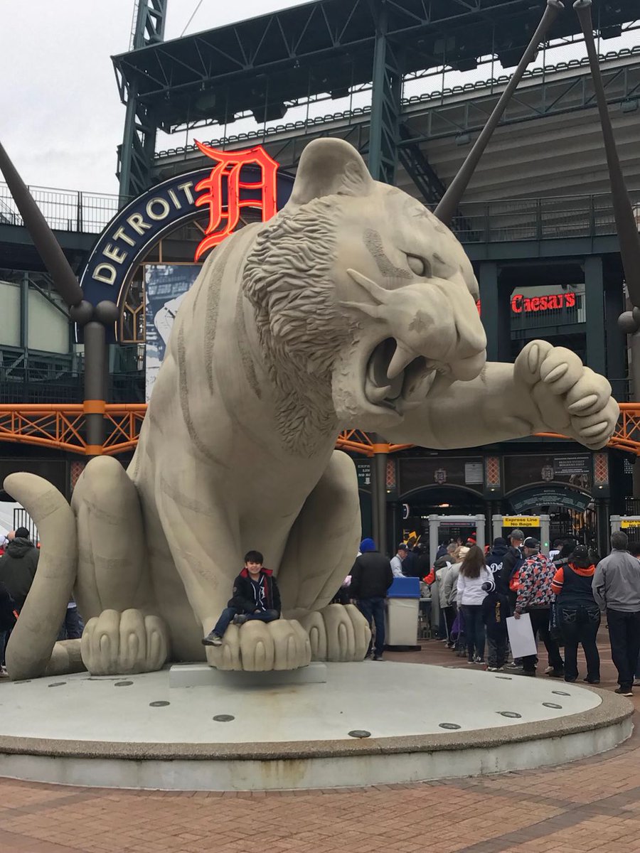 RecruiterintheD's tweet image. #HardwareManager with #automotive supplier in metro #Detroit area. Targeting candidates with #BSEE and at least 5 years exp with automotive #BCM (body control modules), ability to communicate with engineers, ability to manage a team and work collaboratively with customers