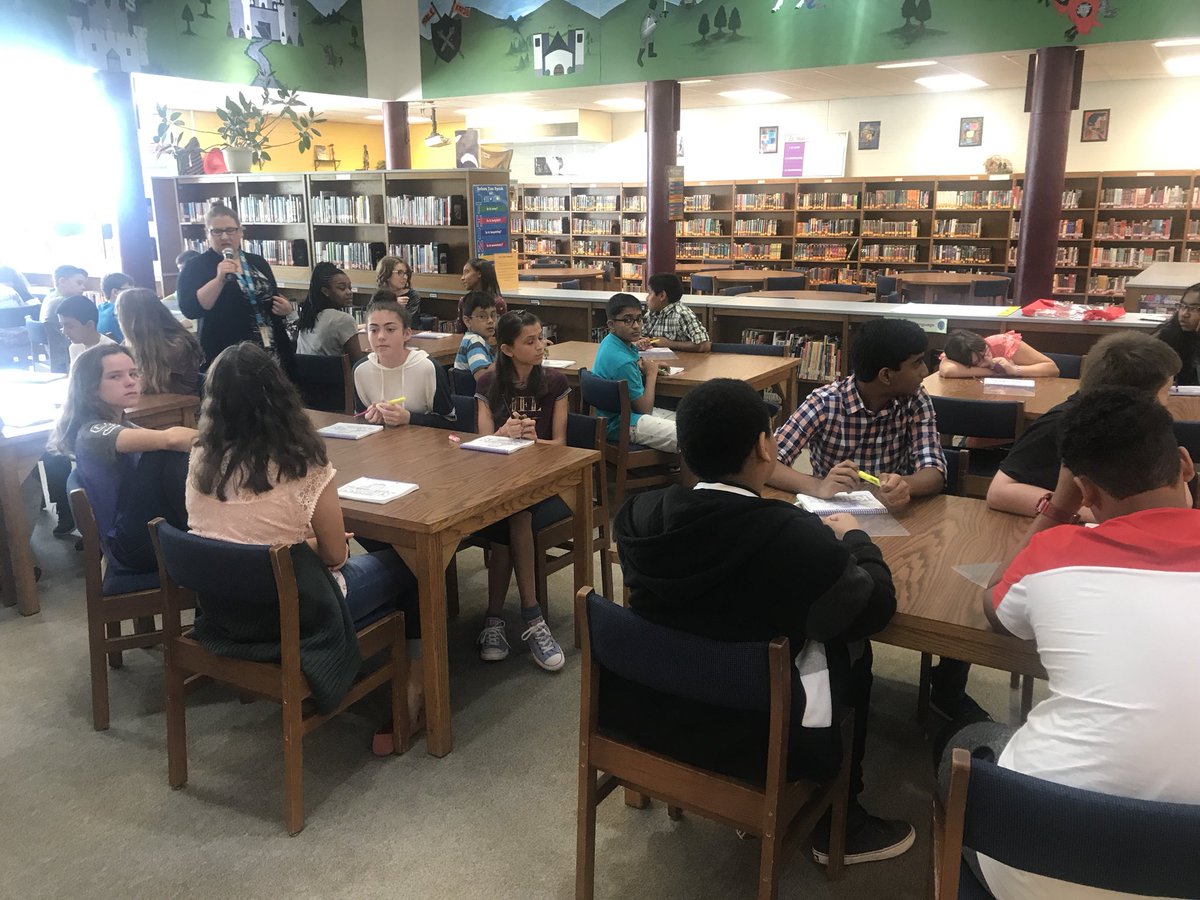 heroichistory22's tweet photo. Set the expectations, tone, and build a culture of collaboration on DAY 1. ๐ค #ClassroomContract #LearnGrowLead https://t.co/wlNvO51FMi