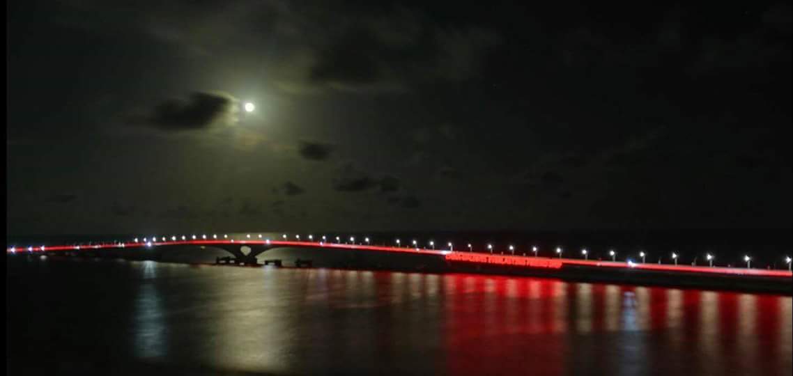 SINTO50134677's tweet photo. Mee hama maleyge manzarehthoa??. Nukureveyne. Nuvaane kamah buni brige miadhu mihury dhivehinge loa kurimathy. Mee nukohdhey kamehkamah bunaa bayaky siyaasee gothin kanu bayakah noony nuvaane. Raees yaamin ah noony nudheykkeyney manzareh mee. Foto eh mee. 2018 yageen.. https://t.co/7BglKAbccm