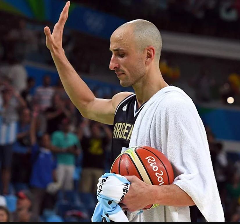 LaWeekOficial's tweet photo. [#BÁSQUET] Manu Ginobili anuncia su retiro del básquet profesional tras 23 años de excelente carrera. Solo podemos decir #GraciasManu https://t.co/SdePQtc93C
