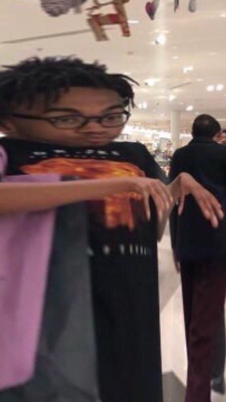 𝓶𝔂 𝓷𝓪𝓶𝓮 𝓲𝓼 𝓴𝓻𝓲𝓼 (@krispyskreme) on Twitter photo 