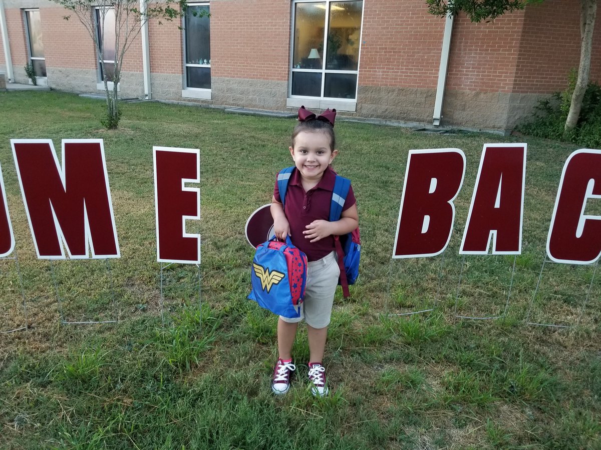 navejar1998's tweet photo. 1st day of school for the Camsters! #prek4 #haveyJet #sheisgrowingup #classof2032 @ItsOmaaar_ @zac11bb https://t.co/3Wq8DRBhsu