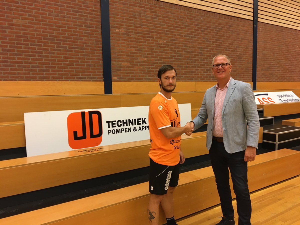 hvhurryup's tweet photo. ❗️Sven Suton nieuwste aanwinst JD Techniek Hurry-Up

JD Techniek Hurry-Up heeft zich versterkt met Sven Suton. De 25-jarige Kroaat komt over van het Griekse Diomidis Hc. Suton staat bekend als een veelzijdige opbouwspeler die op meerdere posities uit de voeten kan. https://t.co/UKi72MYHKV