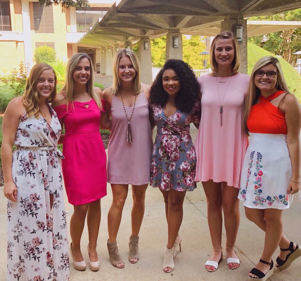 Zeta ladies sure do dress to impress! Remember to sign up for Recruitment today! Can you believe it’s only 11 days away? We are so excited to meet everyone💕 
#gogreek #aumrec18 #zta