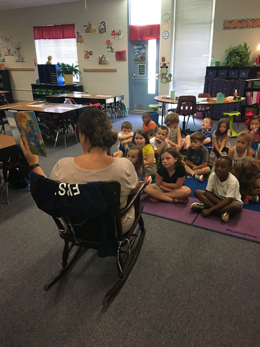 emilyniston's tweet image. Learning expectations &amp;amp; procedures from day 1 creates a productive classroom environment for days 2-180!  #theBHT #MACSawesome #MAfirstday