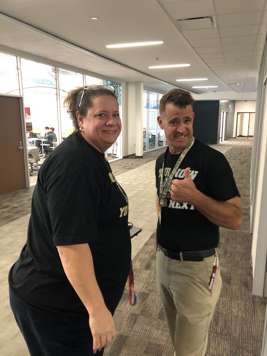 SwancoS's tweet photo. @CypressParkHS teachers are READY and off to a great start for #chapter3 Our Tiger students are in good hands!! #CFISDBack2School #CFISDFirstDay @CyParkPLC #TigersRise https://t.co/gJXJ21TSSM