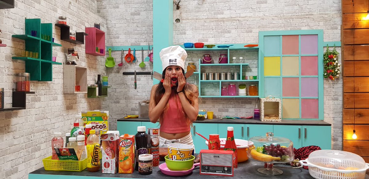thetanushrisagr's tweet image. 😄😄😄😄😄The only difference between a good day and a bad day is your attitude!😋😋😋😋😋 Good morning have a good day 😊😊
#expressions #amazingpic #kitchen_set #on_set #postive_vibes #tanushri_sagar