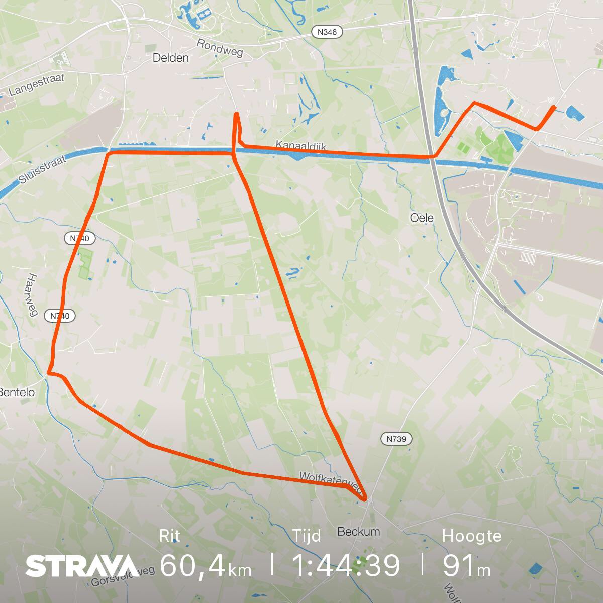 assinkbas's tweet photo. Acht uur eindeloos vergaderen uit de benen getrapt. Zonder goesting vertrokken, bij schemer thuisgeraakt. #bloktraining #wielrennen #strava
https://t.co/yErRZASbtO https://t.co/dxny7Uxez5
