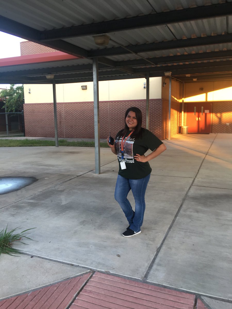 SjMottu's tweet photo. @AustinMustangs Proud! Class of 2007! #standwithHISD #austinalumni @HISDEastArea @TeamHISD @GuerreSteve https://t.co/3Er1nMMnO8