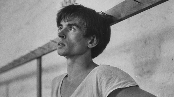 franceinter's tweet image. Le grand saut vers la liberté de Rudolf Noureev 
franceinter.fr/emissions/affa… cc @FabriceDrouelle
#AffairesSensibles #danse