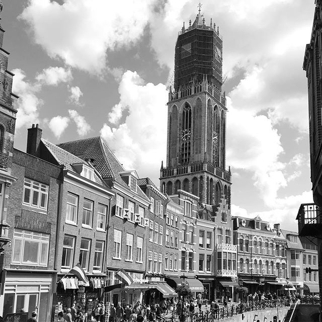 julia_trigg's tweet photo. #utrecht #blackandwhite #monochrome #cityscape #gothiccathedral #domtower #465steps #shameaboutthescaffolding https://t.co/hrKGyZZP0z https://t.co/Ng0d8xKjWa