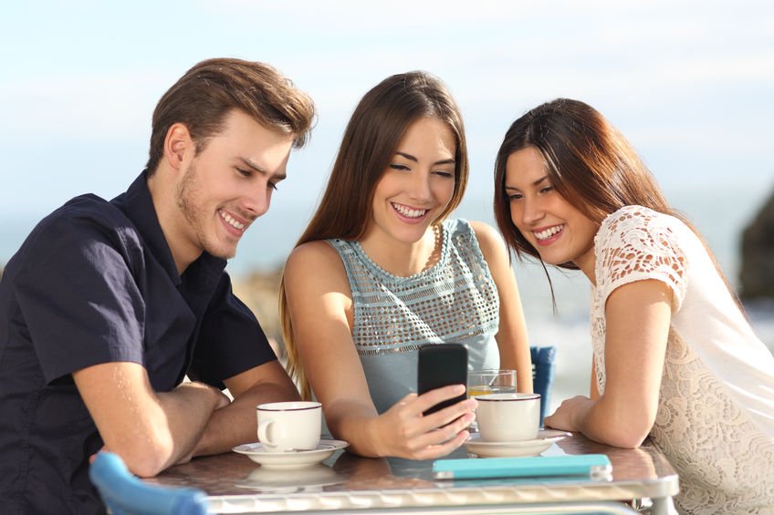 growsocialwise's tweet photo. Talk to your followers in real time with #Facebook and Instagram's live story features. Better yet, invite them to ask questions so you can show how much your brand cares about its customers. #livestory #marketingtips https://t.co/p311M9WLYJ