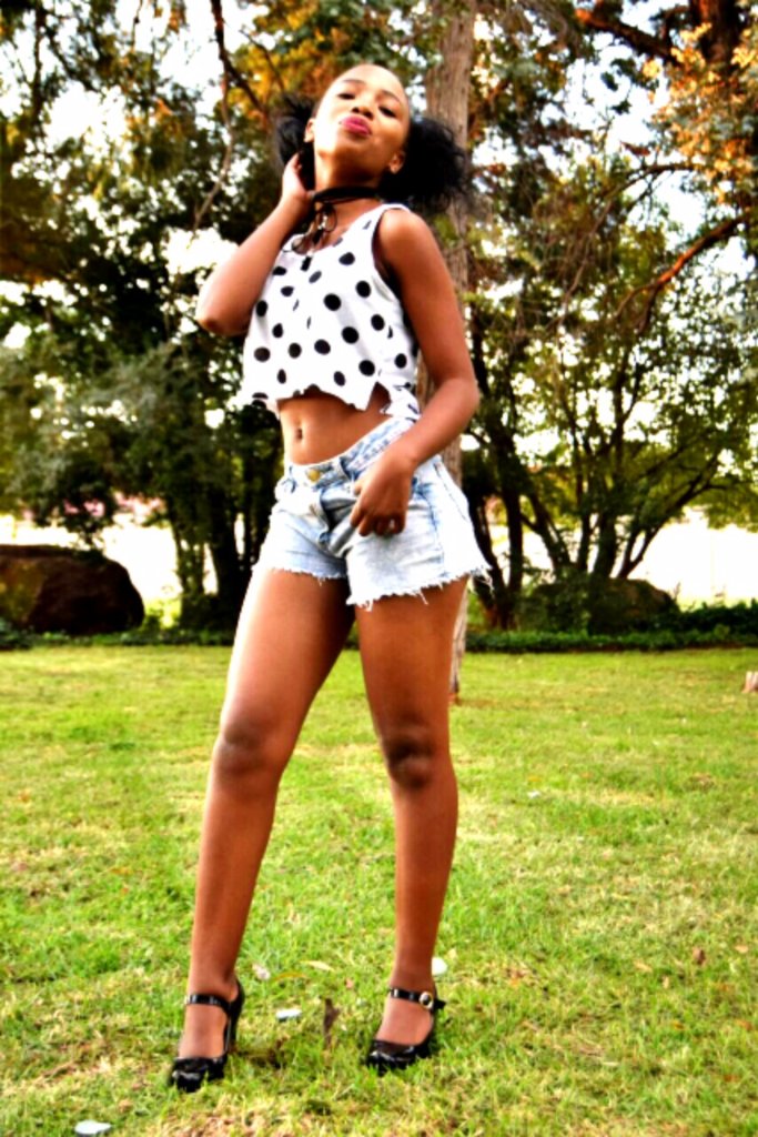 BeeRoseburn's tweet photo. ¥Patronelia Roseburn¥ https://t.co/CDaeaqcsJz