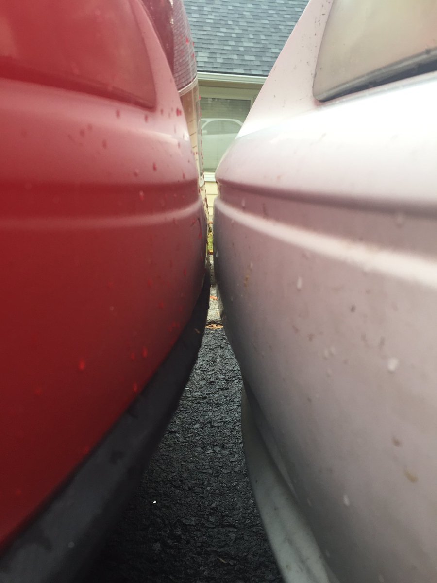 ZFUN106's tweet photo. "I left plenty of room"  btw these are parked cars incase you CAN'T TELL!! https://t.co/iUqNp5Y1cs