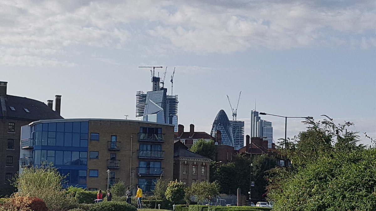 fentinic's tweet photo. View from the #RiverThames #Shard #TowerBridge #WappingHighStreet #Wapping #BlitzMemorial #HermitageMemorialRiversideGarden https://t.co/aSriZNd5QY