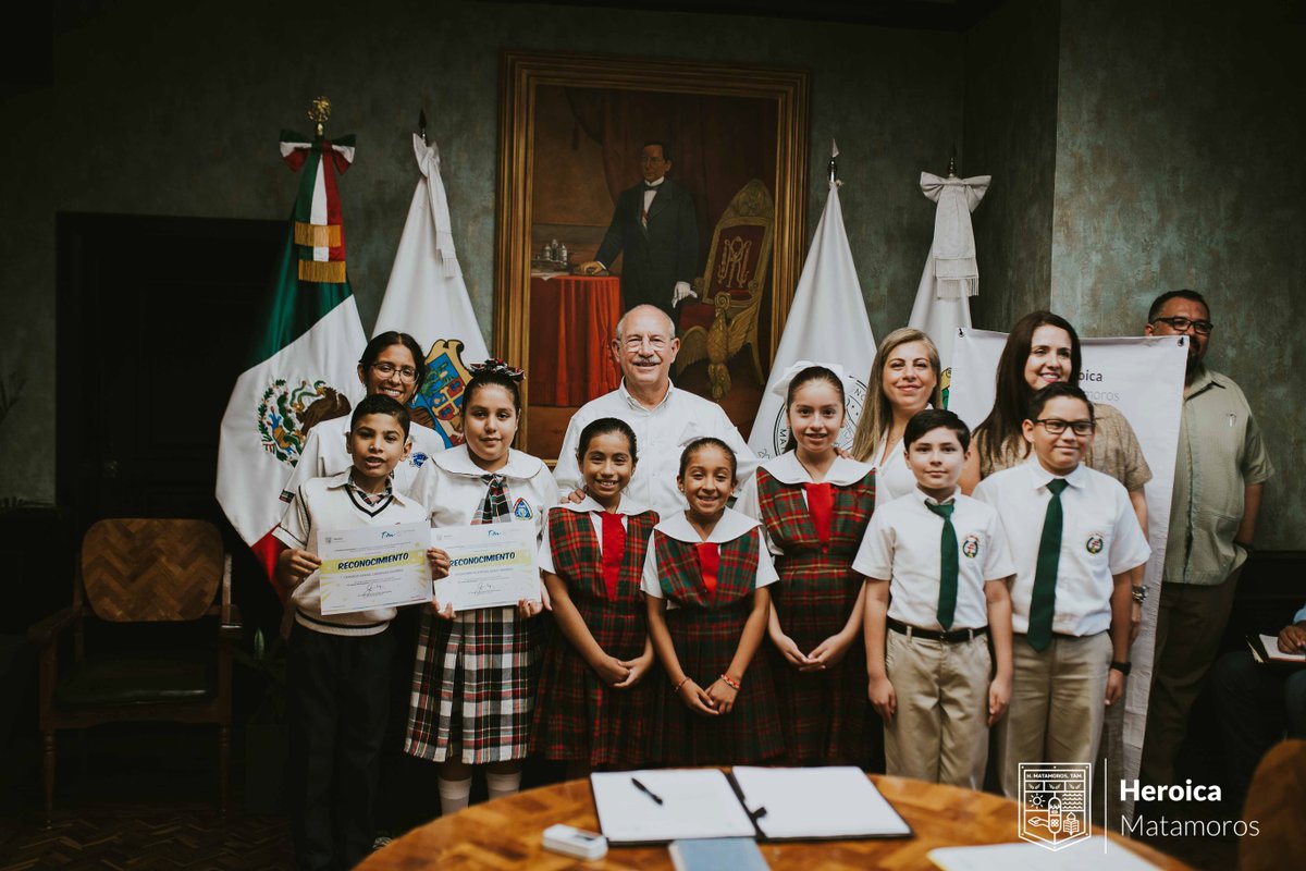 GobMatamoros's tweet photo. ¡Que orgullo nos dan nuestros niños y adolescentes! Recibieron reconocimientos por su excelente participación en el concurso “Yo cuento mis derechos”, por parte del consejo del Sistema Nacional de Protección de Niñas, Niños y Adolescentes. #JuntosHacemosHeroicaMatamoros https://t.co/BvaeFxnAB4