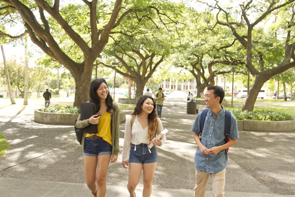 uhmanoa's tweet image. ☀️ #ManoaMornings: Still need to make changes to your schedule? The last day to add/drop classes is on Tuesday, August 28th! Login to STAR GPS to make changes. Have other campus-related questions or concerns, contact #campusHELP at (808) 956-5000 or email uhmcrsc@hawaii.edu.