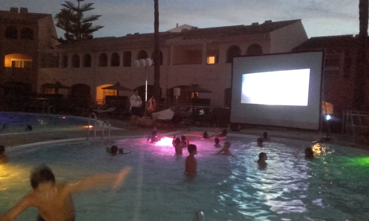 Natalie Gil tweet media